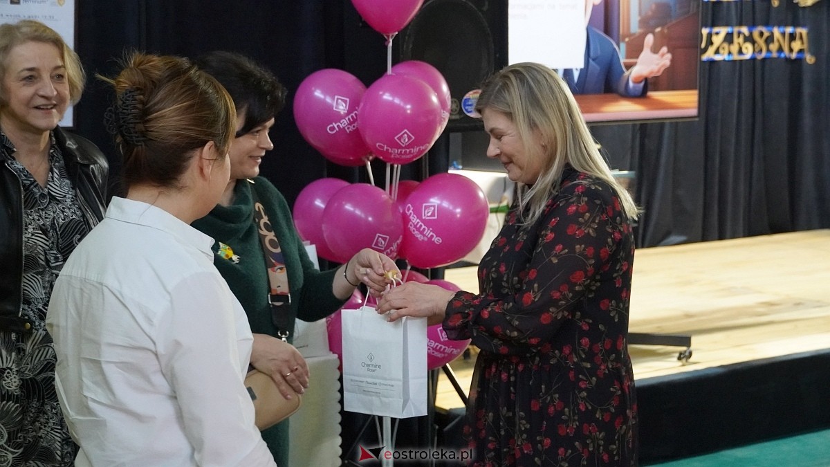 Być kobietą nowoczesną w ZSP w Troszynie [08.03.2025] - zdjęcie #19 - eOstroleka.pl