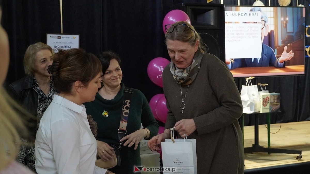 Być kobietą nowoczesną w ZSP w Troszynie [08.03.2025] - zdjęcie #15 - eOstroleka.pl