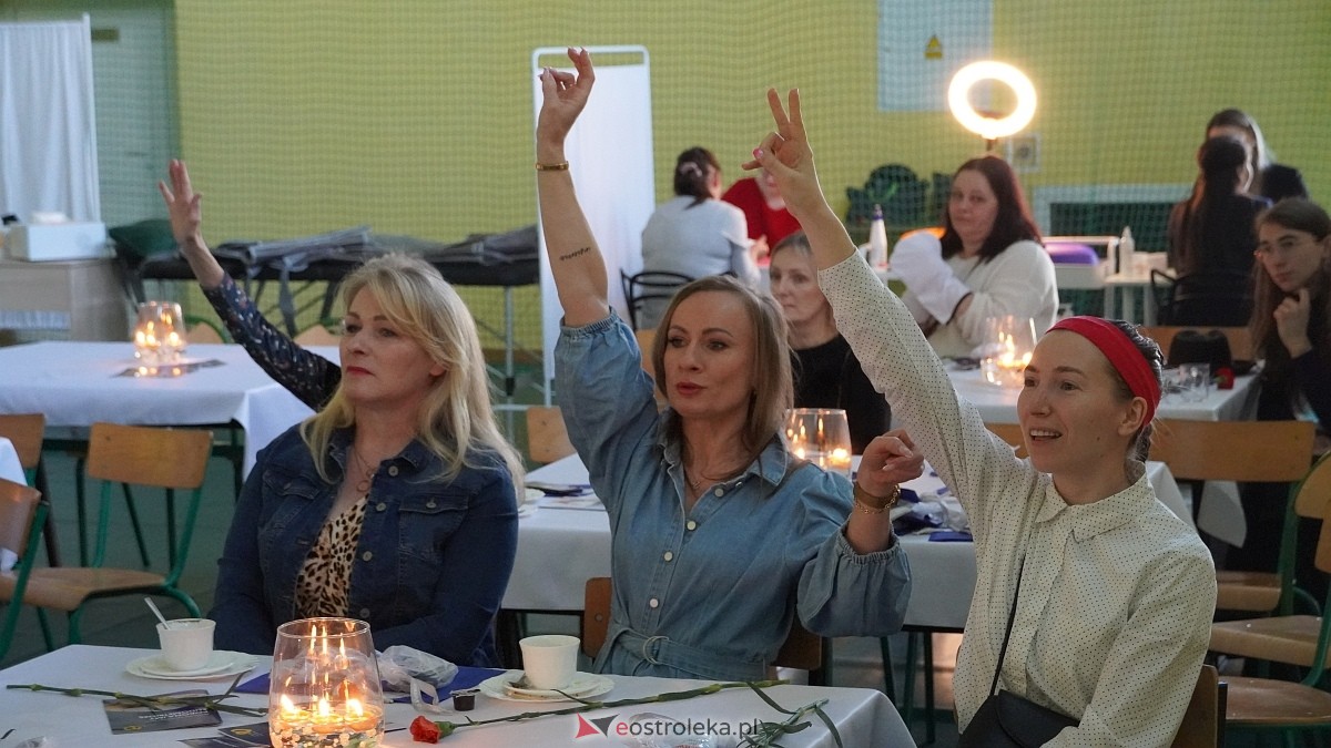 Być kobietą nowoczesną w ZSP w Troszynie [08.03.2025] - zdjęcie #12 - eOstroleka.pl