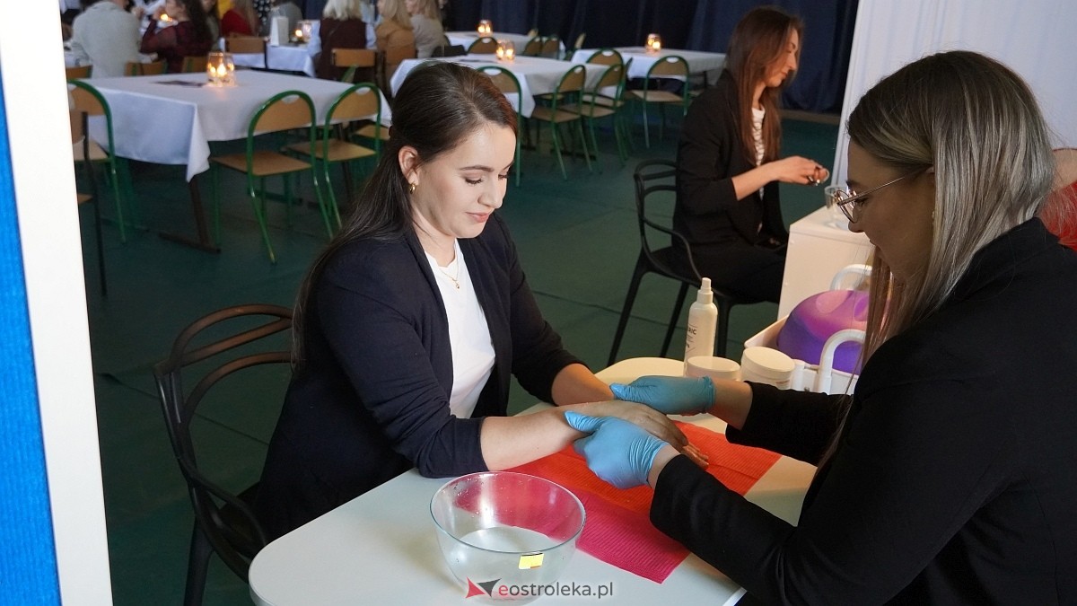 Być kobietą nowoczesną w ZSP w Troszynie [08.03.2025] - zdjęcie #10 - eOstroleka.pl