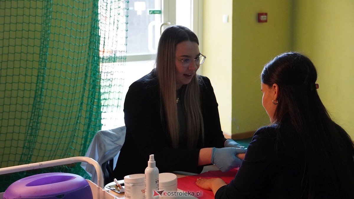 Być kobietą nowoczesną w ZSP w Troszynie [08.03.2025] - zdjęcie #8 - eOstroleka.pl