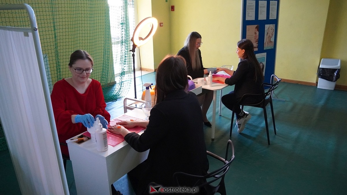 Być kobietą nowoczesną w ZSP w Troszynie [08.03.2025] - zdjęcie #7 - eOstroleka.pl