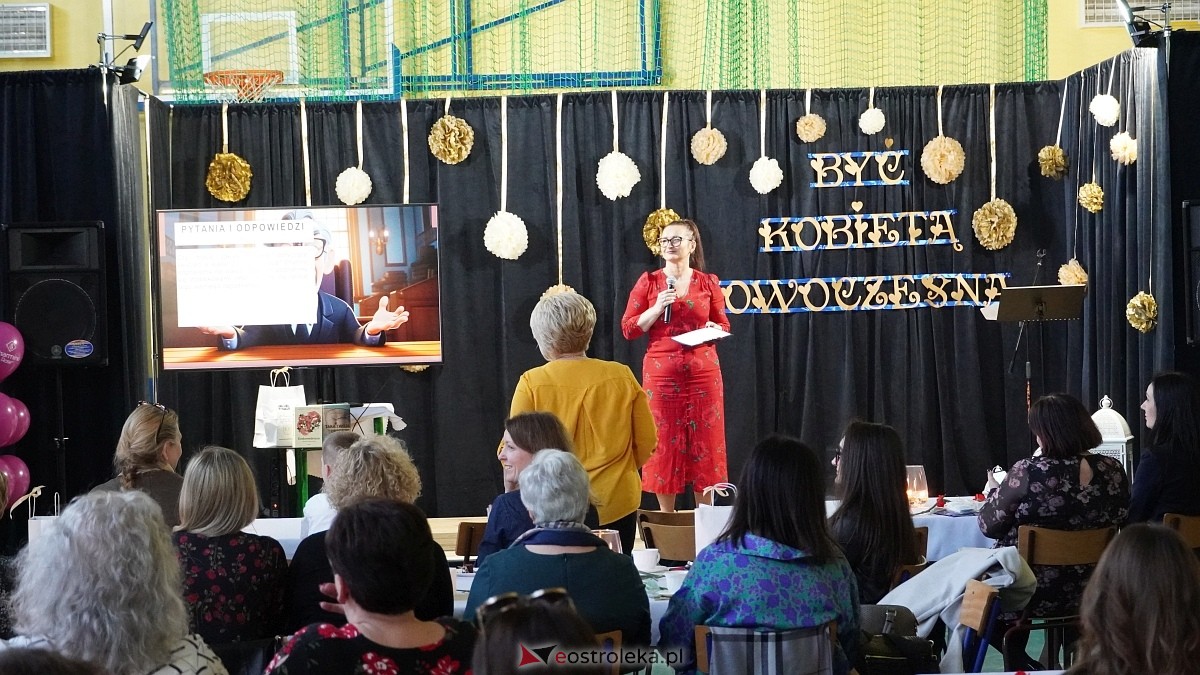 Być kobietą nowoczesną w ZSP w Troszynie [08.03.2025] - zdjęcie #6 - eOstroleka.pl