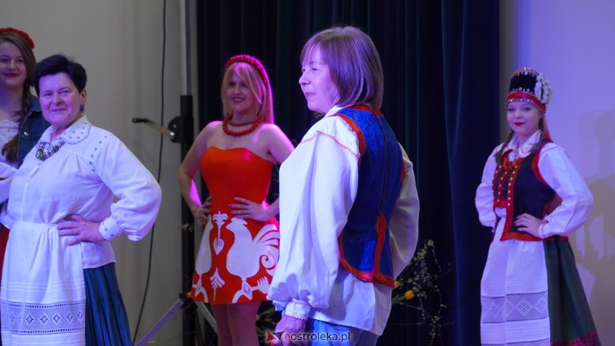 Wenecki karnawał z kurpiowską duszą w Kadzidle [08.03.2025] - zdjęcie #44 - eOstroleka.pl