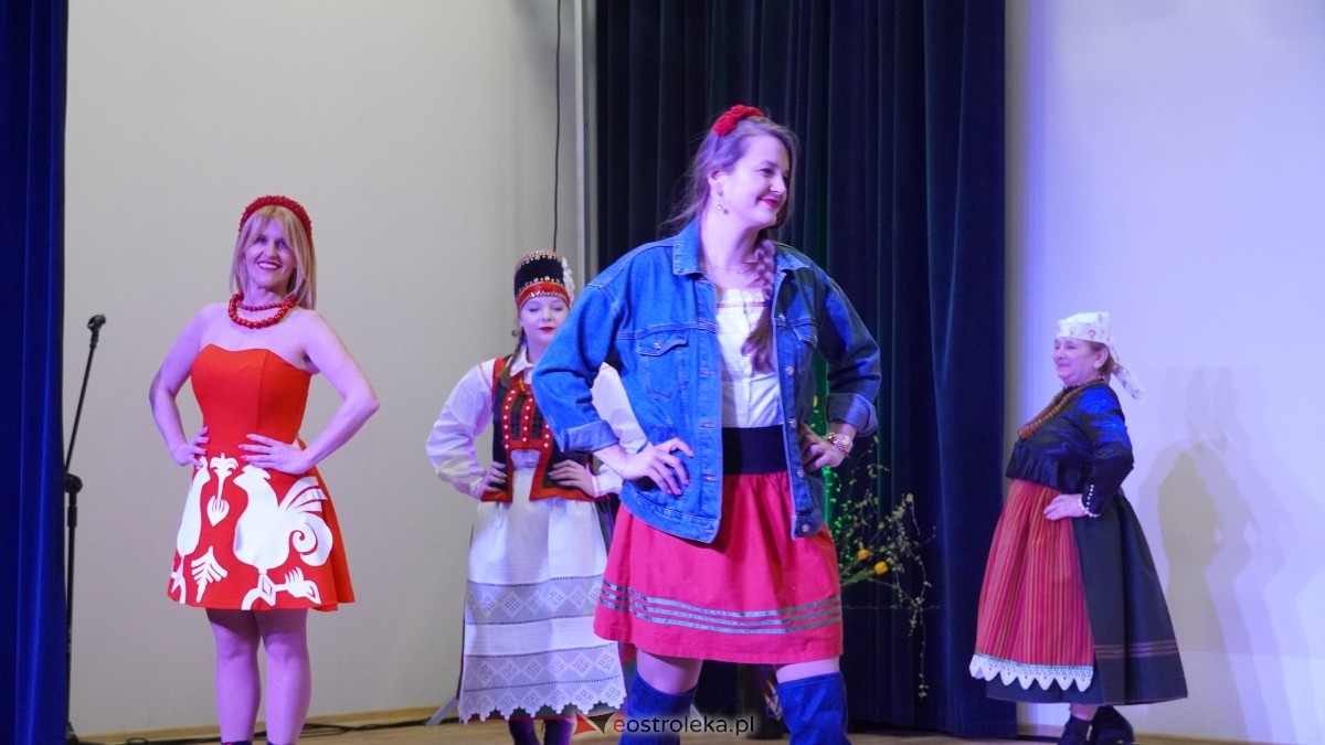 Wenecki karnawał z kurpiowską duszą w Kadzidle [08.03.2025] - zdjęcie #40 - eOstroleka.pl