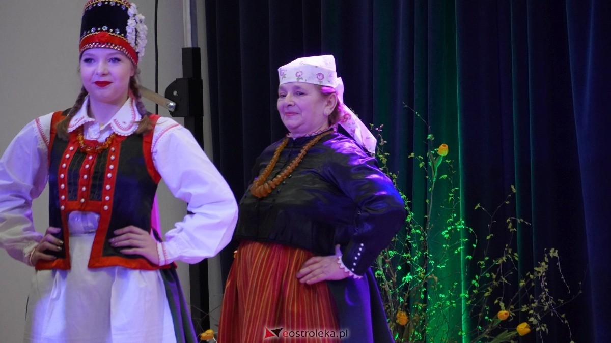 Wenecki karnawał z kurpiowską duszą w Kadzidle [08.03.2025] - zdjęcie #36 - eOstroleka.pl