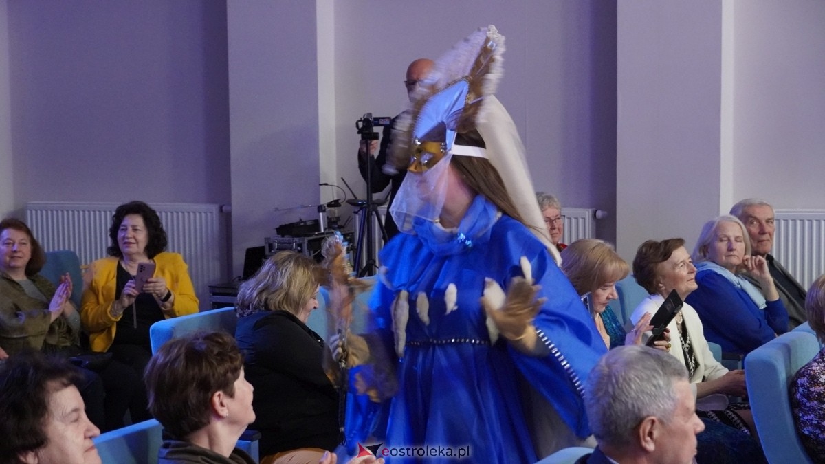 Wenecki karnawał z kurpiowską duszą w Kadzidle [08.03.2025] - zdjęcie #22 - eOstroleka.pl