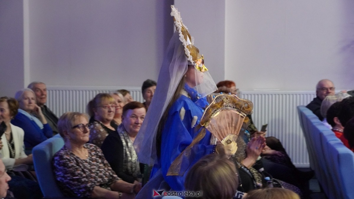 Wenecki karnawał z kurpiowską duszą w Kadzidle [08.03.2025] - zdjęcie #21 - eOstroleka.pl