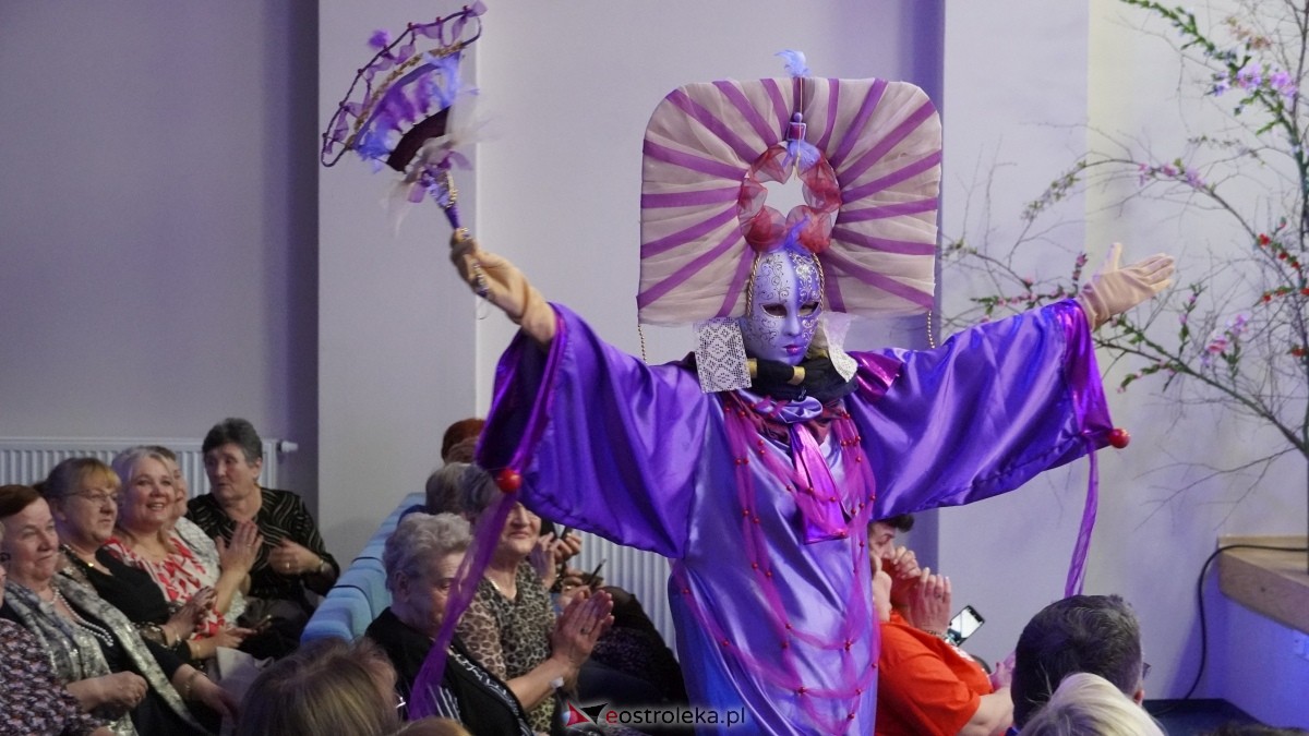 Wenecki karnawał z kurpiowską duszą w Kadzidle [08.03.2025] - zdjęcie #9 - eOstroleka.pl