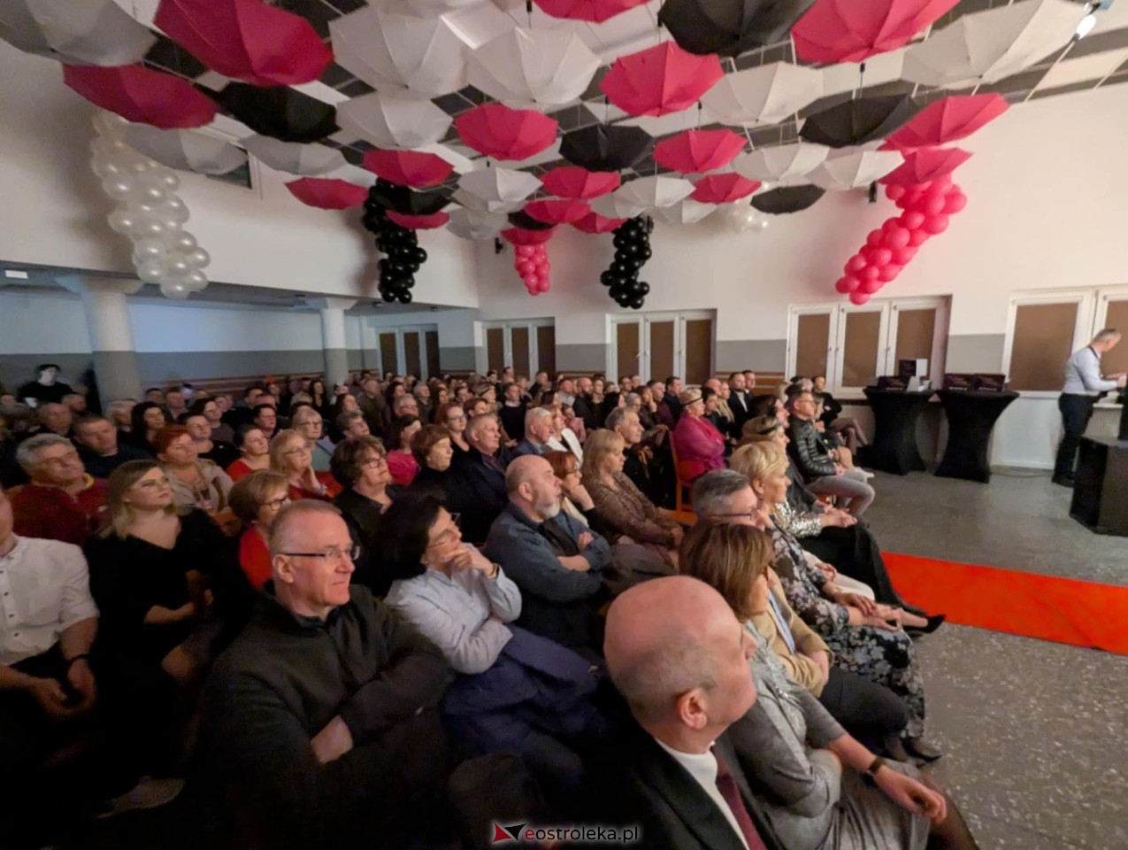 Dzień Kobiet w Lelisie z Warszawską Orkiestrą Sentymentalną [8.03.2025] - zdjęcie #42 - eOstroleka.pl