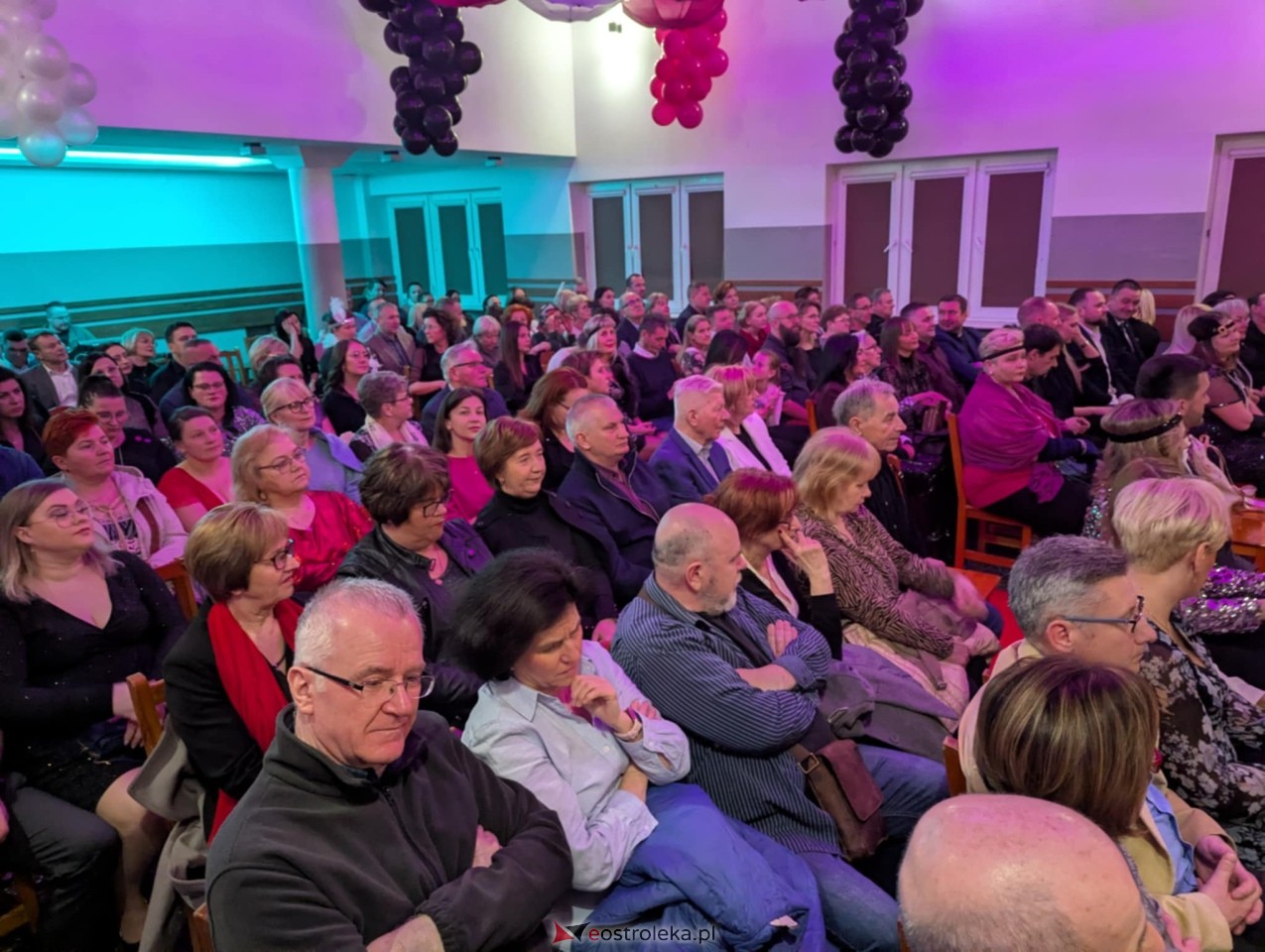Dzień Kobiet w Lelisie z Warszawską Orkiestrą Sentymentalną [8.03.2025] - zdjęcie #40 - eOstroleka.pl