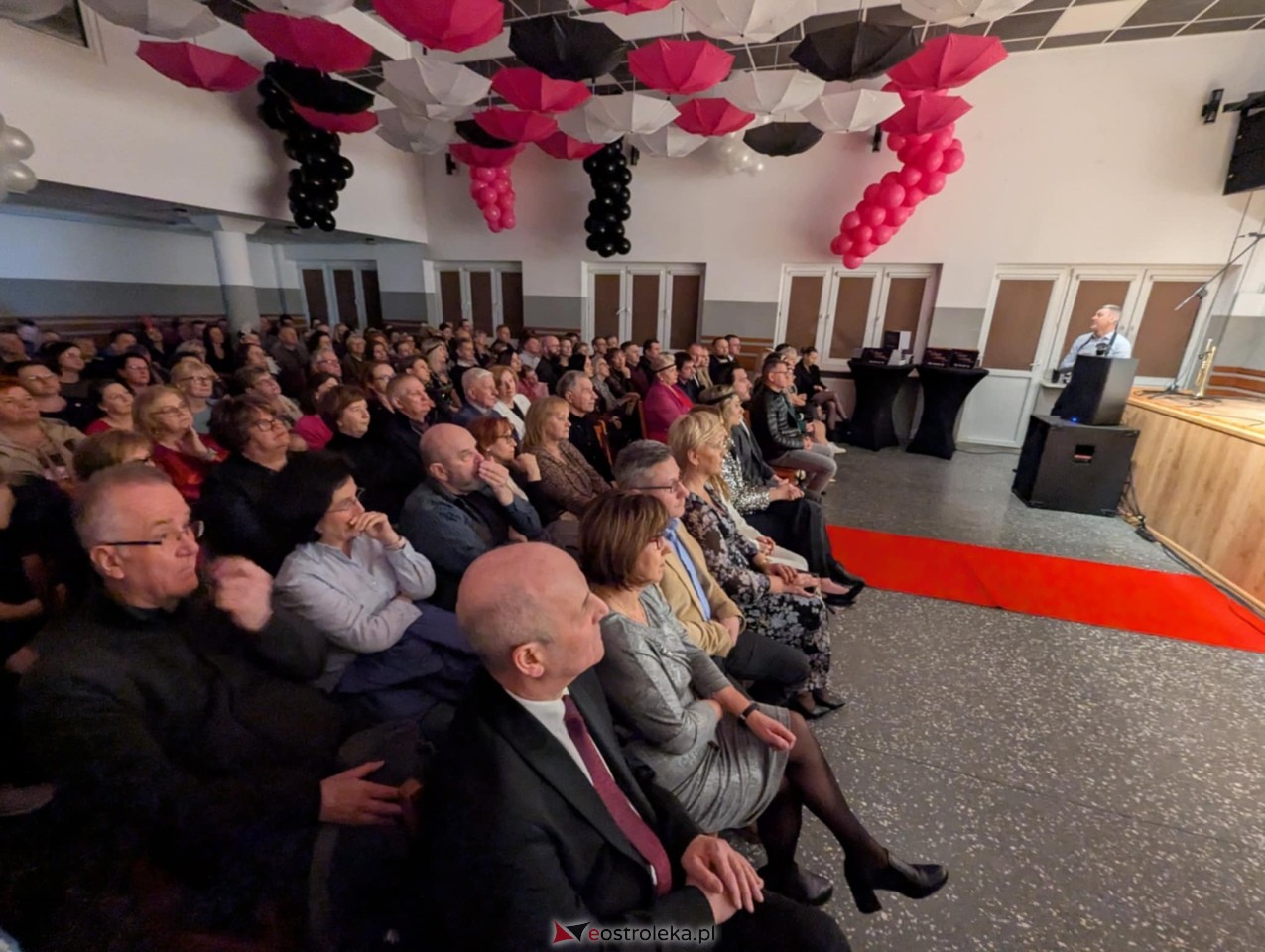 Dzień Kobiet w Lelisie z Warszawską Orkiestrą Sentymentalną [8.03.2025] - zdjęcie #38 - eOstroleka.pl