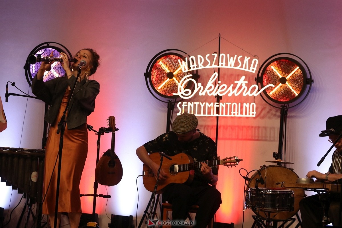 Dzień Kobiet w Lelisie z Warszawską Orkiestrą Sentymentalną [8.03.2025] - zdjęcie #21 - eOstroleka.pl