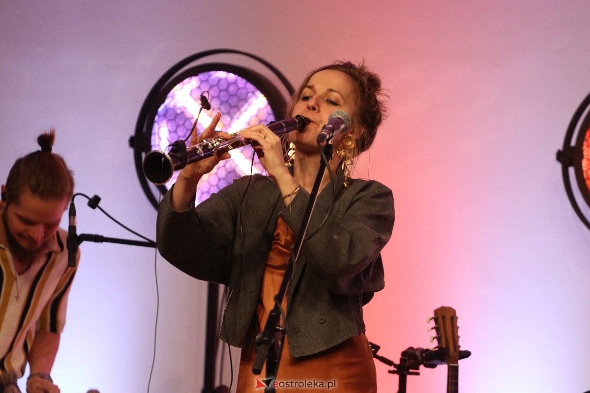 Dzień Kobiet w Lelisie z Warszawską Orkiestrą Sentymentalną [8.03.2025] - zdjęcie #20 - eOstroleka.pl