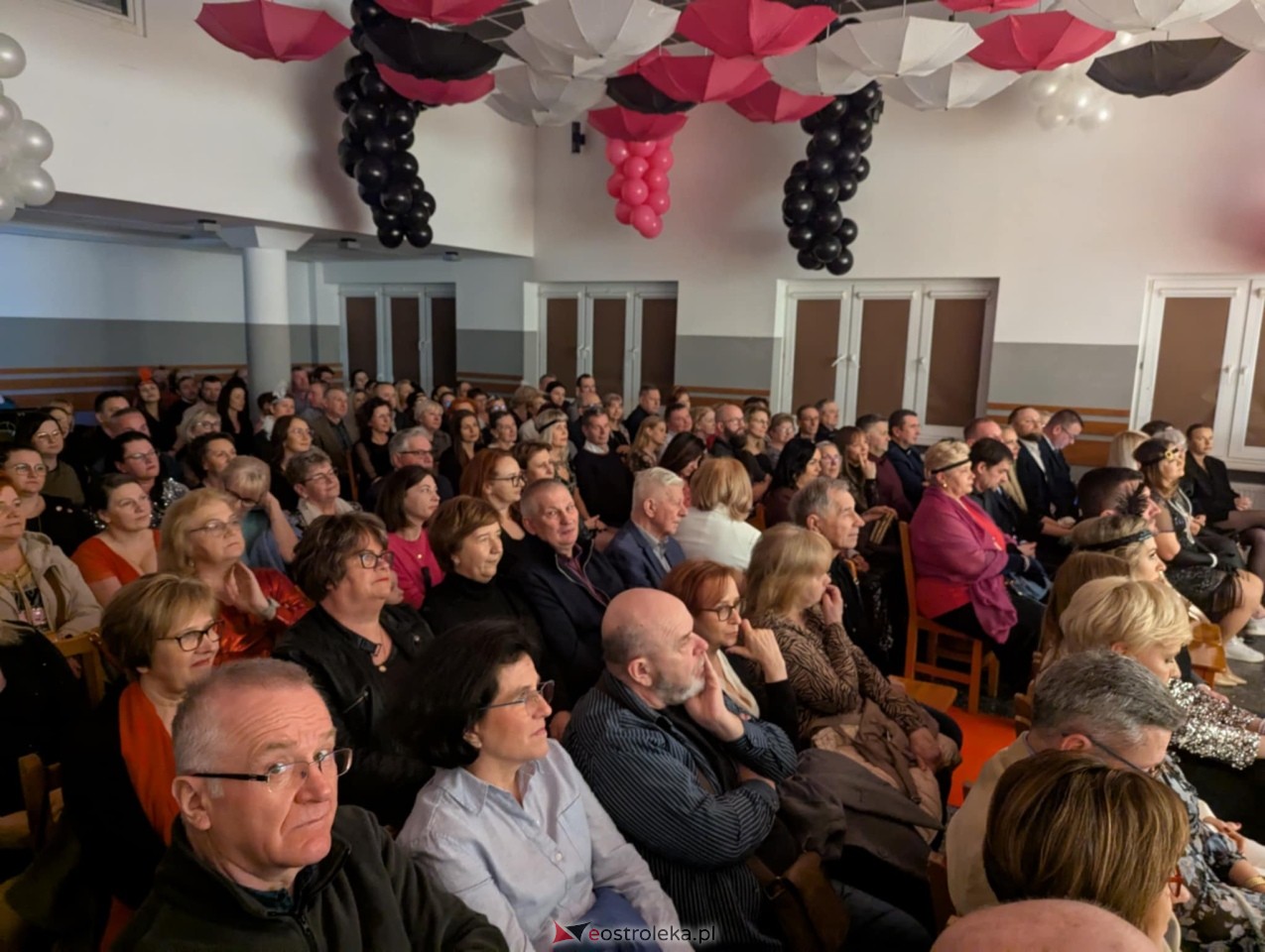 Dzień Kobiet w Lelisie z Warszawską Orkiestrą Sentymentalną [8.03.2025] - zdjęcie #6 - eOstroleka.pl