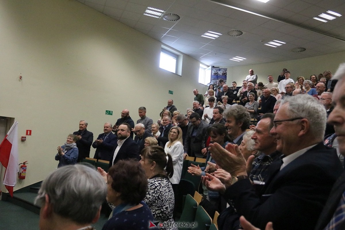 Spotkanie z Patrykiem Jakim i Jackiem Ozdobą w Ostrołęce [09.03.2025] - zdjęcie #55 - eOstroleka.pl