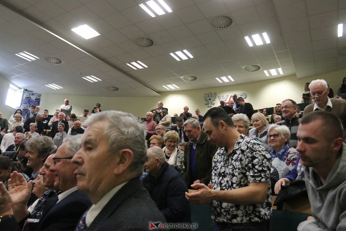 Spotkanie z Patrykiem Jakim i Jackiem Ozdobą w Ostrołęce [09.03.2025] - zdjęcie #54 - eOstroleka.pl