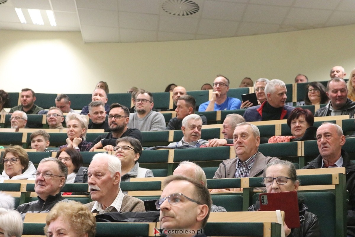 Spotkanie z Patrykiem Jakim i Jackiem Ozdobą w Ostrołęce [09.03.2025] - zdjęcie #48 - eOstroleka.pl