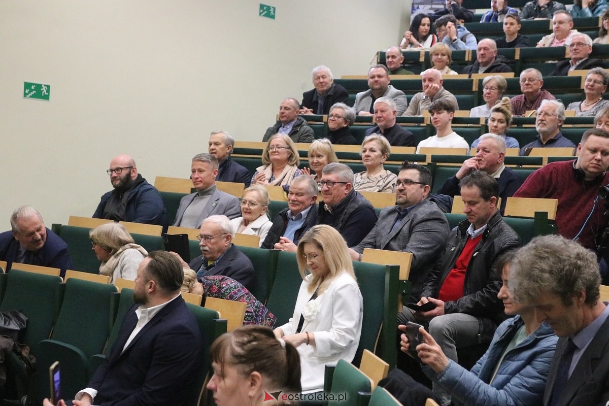 Spotkanie z Patrykiem Jakim i Jackiem Ozdobą w Ostrołęce [09.03.2025] - zdjęcie #41 - eOstroleka.pl