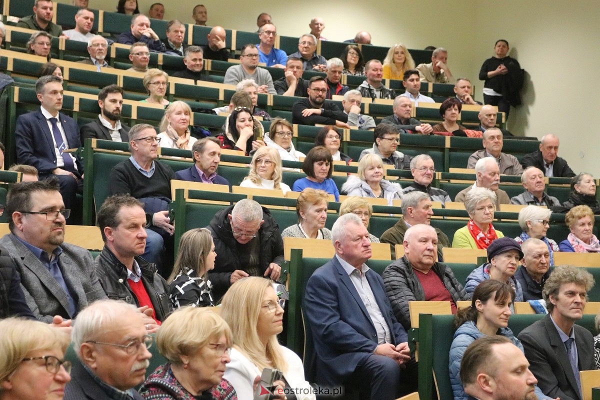 Spotkanie z Patrykiem Jakim i Jackiem Ozdobą w Ostrołęce [09.03.2025] - zdjęcie #27 - eOstroleka.pl