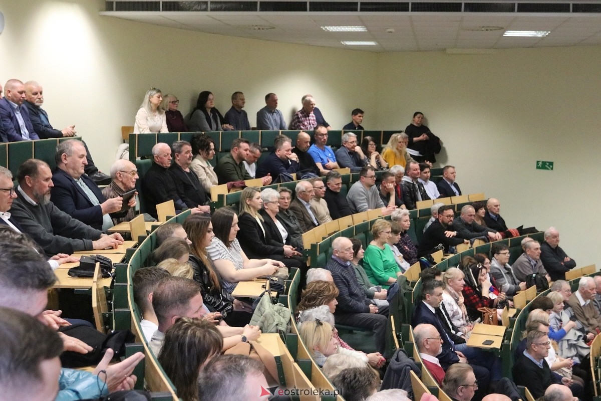 Spotkanie z Patrykiem Jakim i Jackiem Ozdobą w Ostrołęce [09.03.2025] - zdjęcie #19 - eOstroleka.pl