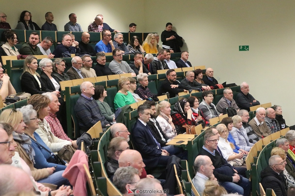 Spotkanie z Patrykiem Jakim i Jackiem Ozdobą w Ostrołęce [09.03.2025] - zdjęcie #17 - eOstroleka.pl