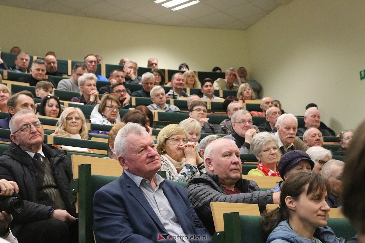 Spotkanie z Patrykiem Jakim i Jackiem Ozdobą w Ostrołęce [09.03.2025] - zdjęcie #10 - eOstroleka.pl