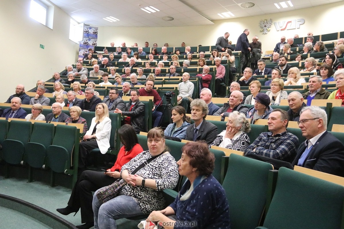 Spotkanie z Patrykiem Jakim i Jackiem Ozdobą w Ostrołęce [09.03.2025] - zdjęcie #2 - eOstroleka.pl