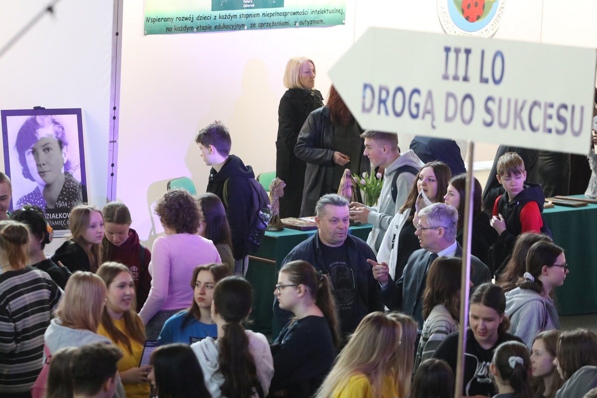 XIV Forum Edukacyjne w Ostrołęce [11.03.2025] - zdjęcie #70 - eOstroleka.pl