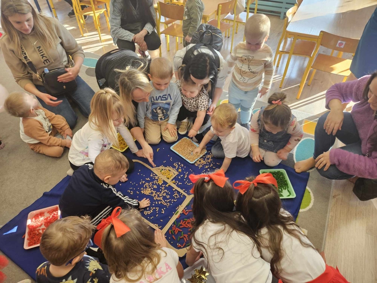 Dzień otwarty w Przedszkolu Miejskim Nr 8  [7.03.2025] - zdjęcie #17 - eOstroleka.pl