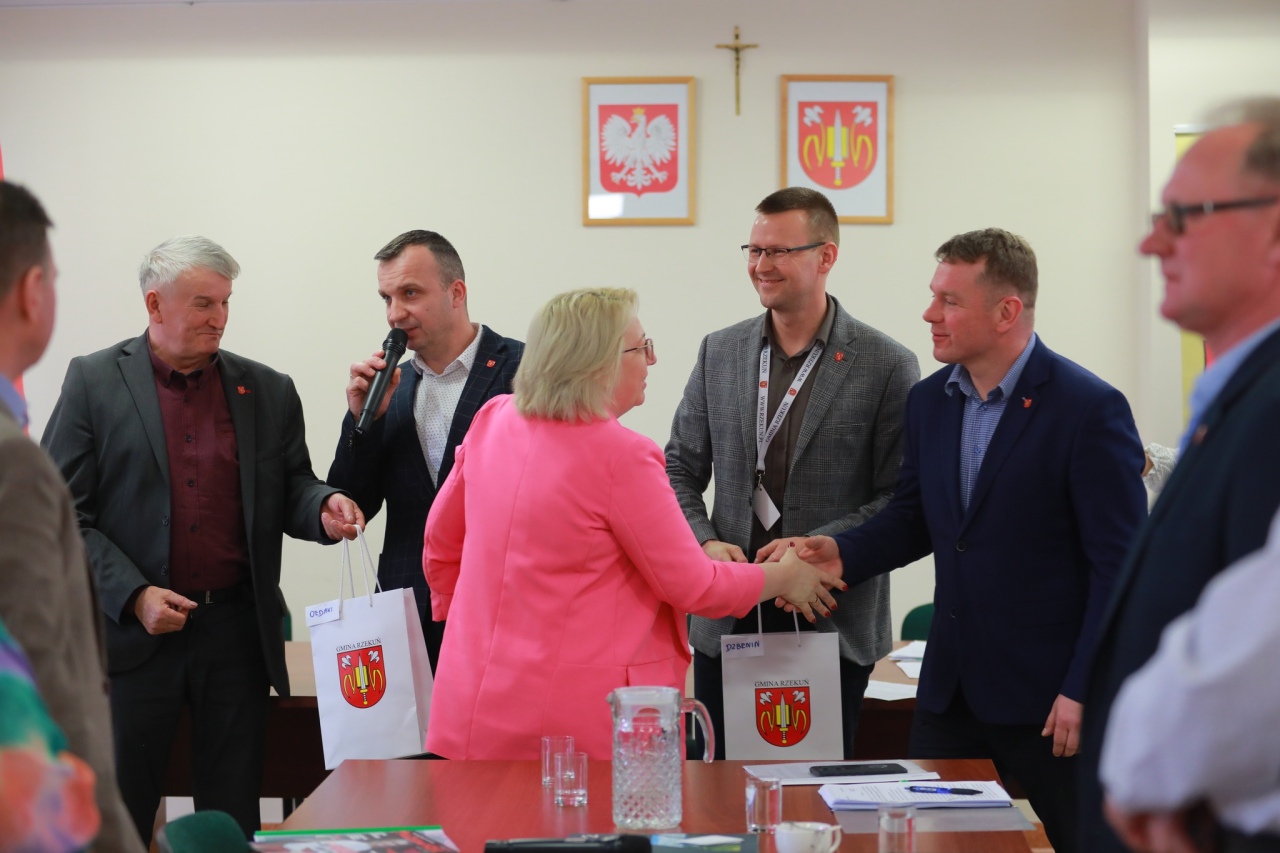 Sesja Rady Gminy w Rzekuniu z akcentami charytatywnymi [12.03.2025] - zdjęcie #37 - eOstroleka.pl