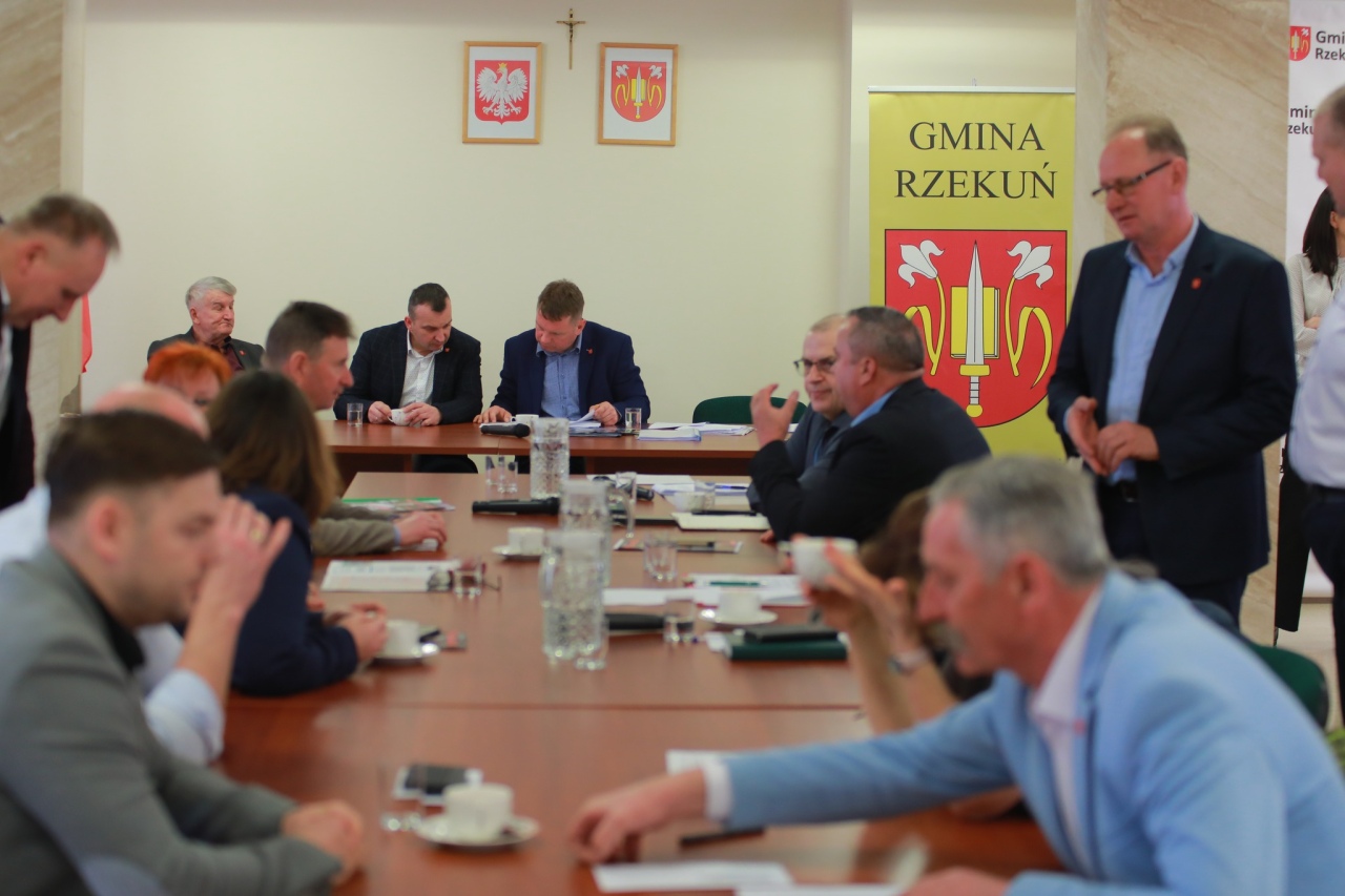Sesja Rady Gminy w Rzekuniu z akcentami charytatywnymi [12.03.2025] - zdjęcie #33 - eOstroleka.pl