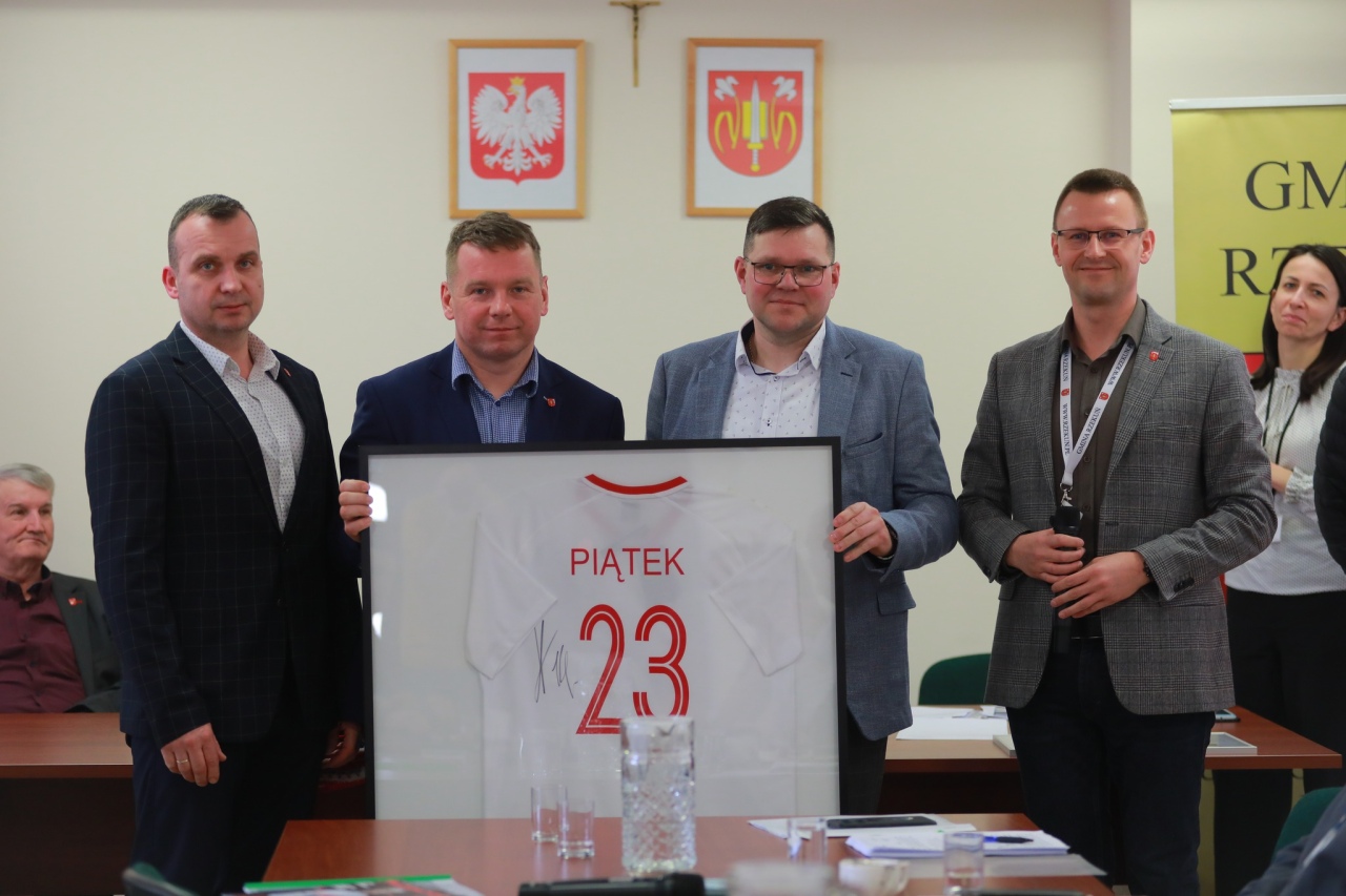 Sesja Rady Gminy w Rzekuniu z akcentami charytatywnymi [12.03.2025] - zdjęcie #28 - eOstroleka.pl