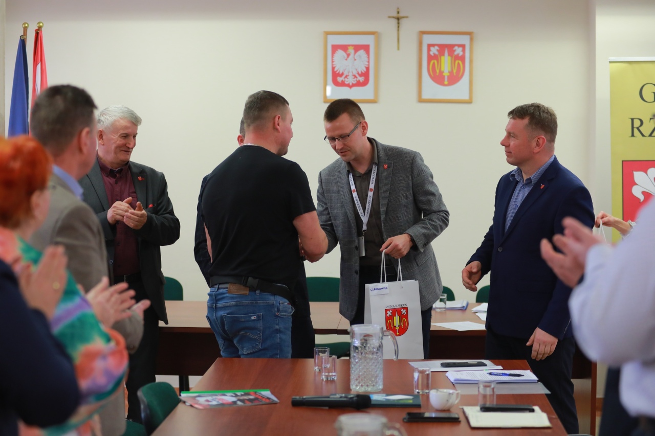 Sesja Rady Gminy w Rzekuniu z akcentami charytatywnymi [12.03.2025] - zdjęcie #24 - eOstroleka.pl