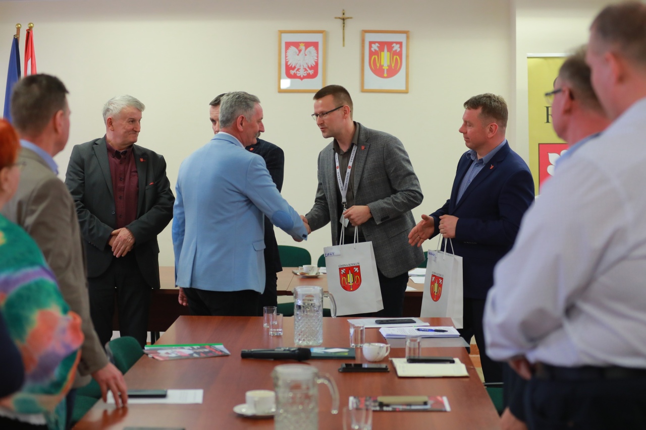 Sesja Rady Gminy w Rzekuniu z akcentami charytatywnymi [12.03.2025] - zdjęcie #22 - eOstroleka.pl