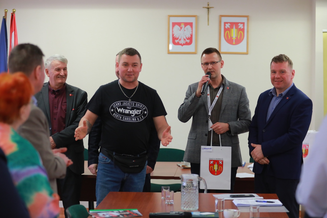Sesja Rady Gminy w Rzekuniu z akcentami charytatywnymi [12.03.2025] - zdjęcie #21 - eOstroleka.pl