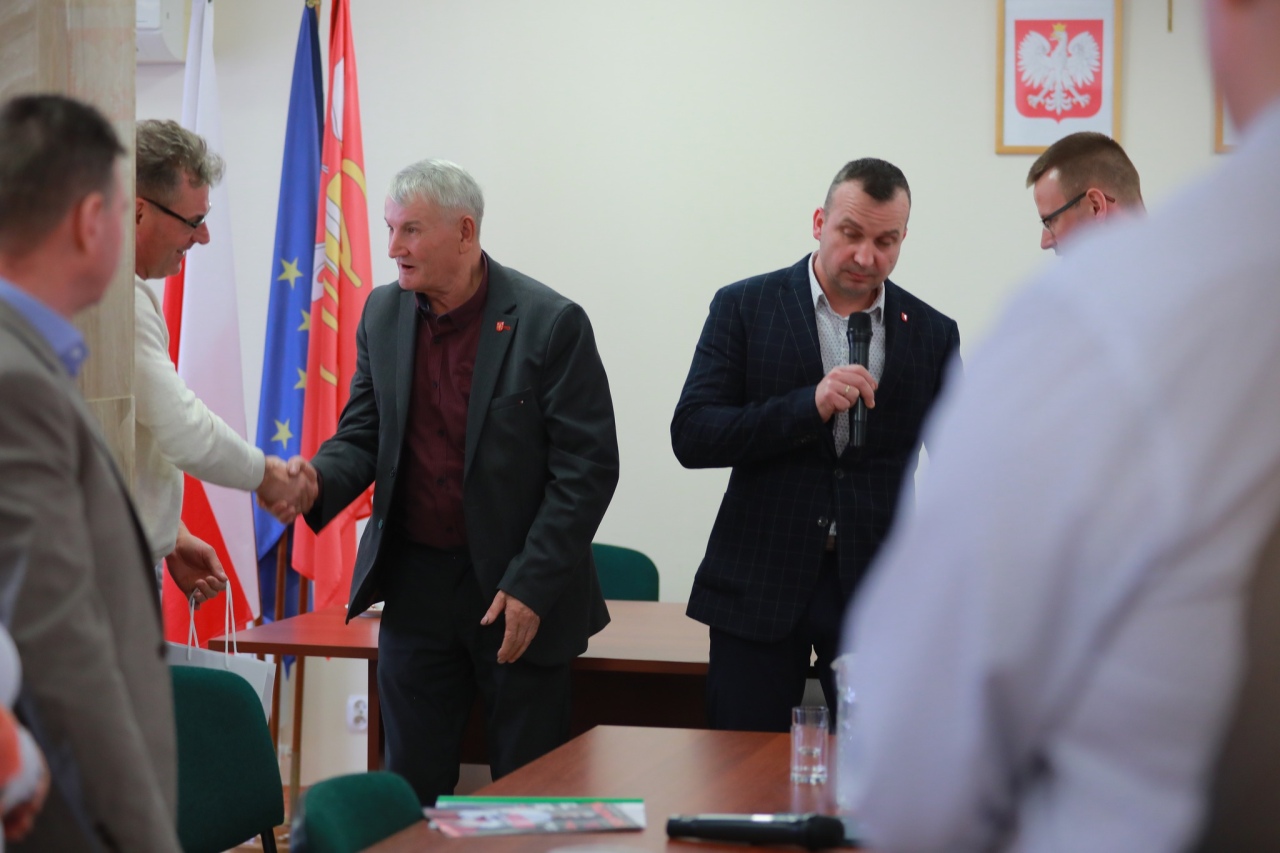 Sesja Rady Gminy w Rzekuniu z akcentami charytatywnymi [12.03.2025] - zdjęcie #15 - eOstroleka.pl