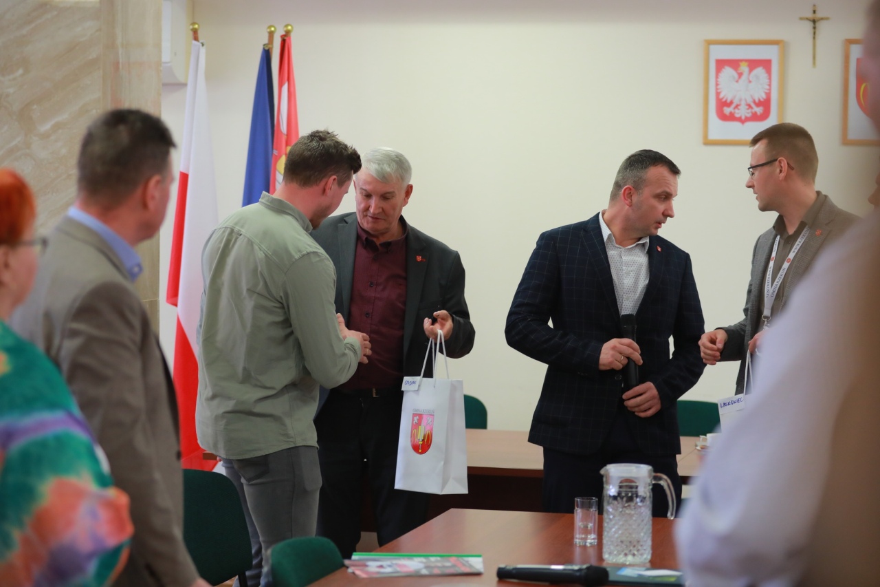 Sesja Rady Gminy w Rzekuniu z akcentami charytatywnymi [12.03.2025] - zdjęcie #14 - eOstroleka.pl