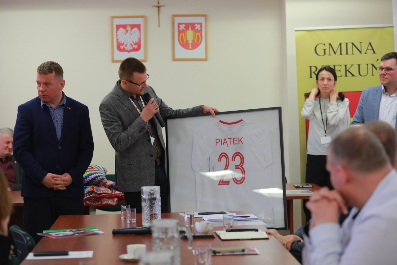 Sesja Rady Gminy w Rzekuniu z akcentami charytatywnymi [12.03.2025] - zdjęcie #11 - eOstroleka.pl