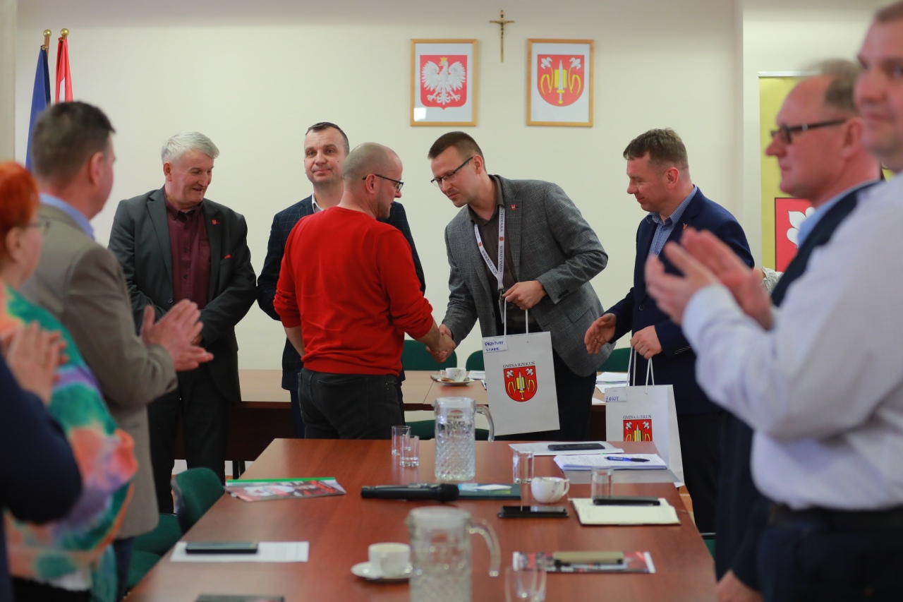 Sesja Rady Gminy w Rzekuniu z akcentami charytatywnymi [12.03.2025] - zdjęcie #3 - eOstroleka.pl