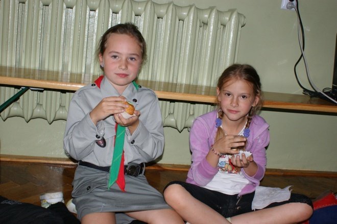 Skrzydlaci przyjaciele: Drużyna ostrołęckich zuchów obchodziła 5 urodziny (12.IX.2011) - zdjęcie #12 - eOstroleka.pl