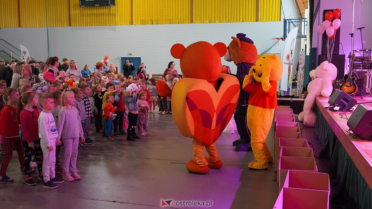 Finał akcji Misie z mmiłością w hali im. Arkadiusza Gołasia w Ostrołęce [13.03.2025] - zdjęcie #131 - eOstroleka.pl