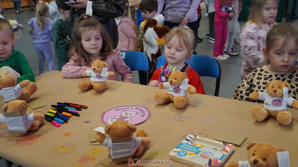 Finał akcji Misie z mmiłością w hali im. Arkadiusza Gołasia w Ostrołęce [13.03.2025] - zdjęcie #115 - eOstroleka.pl