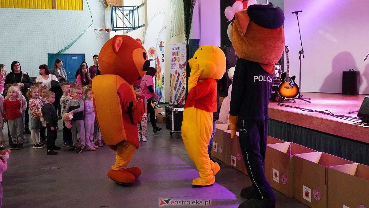 Finał akcji Misie z mmiłością w hali im. Arkadiusza Gołasia w Ostrołęce [13.03.2025] - zdjęcie #96 - eOstroleka.pl