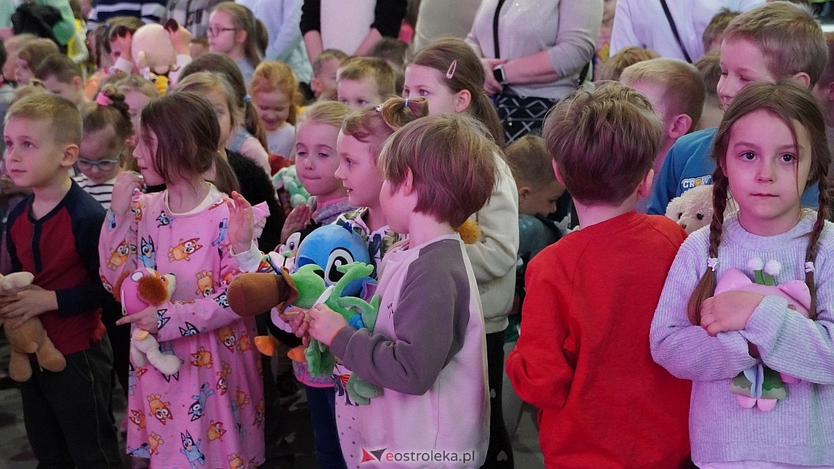 Finał akcji Misie z mmiłością w hali im. Arkadiusza Gołasia w Ostrołęce [13.03.2025] - zdjęcie #83 - eOstroleka.pl