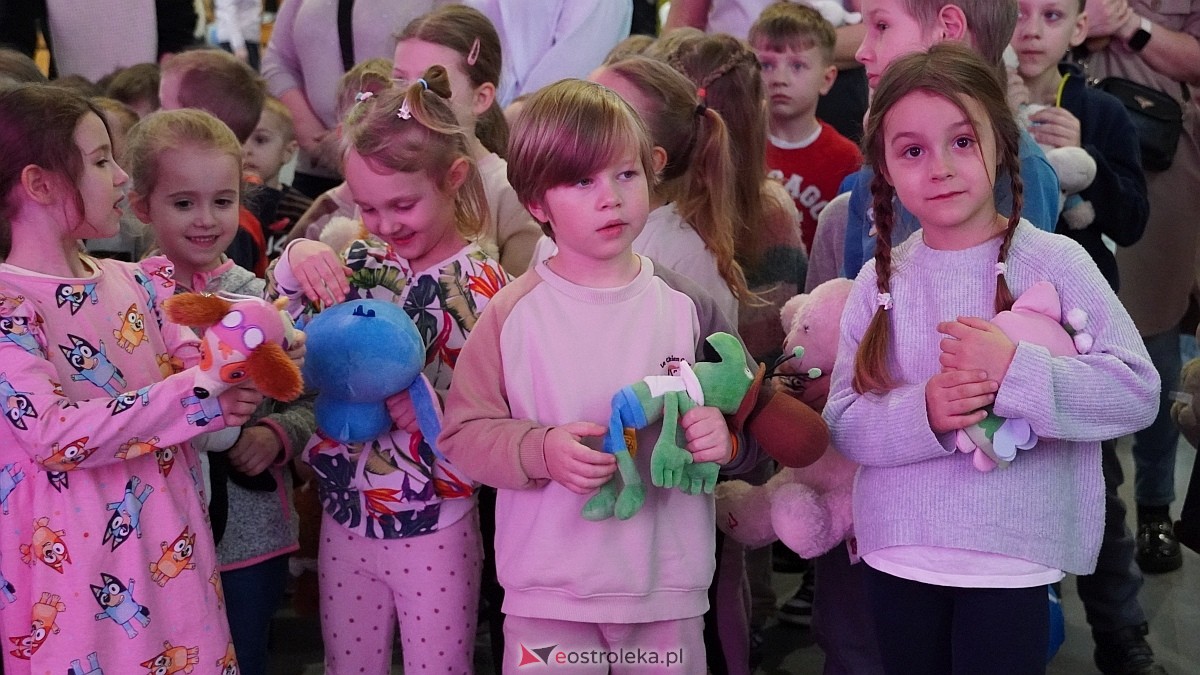 Finał akcji Misie z mmiłością w hali im. Arkadiusza Gołasia w Ostrołęce [13.03.2025] - zdjęcie #81 - eOstroleka.pl
