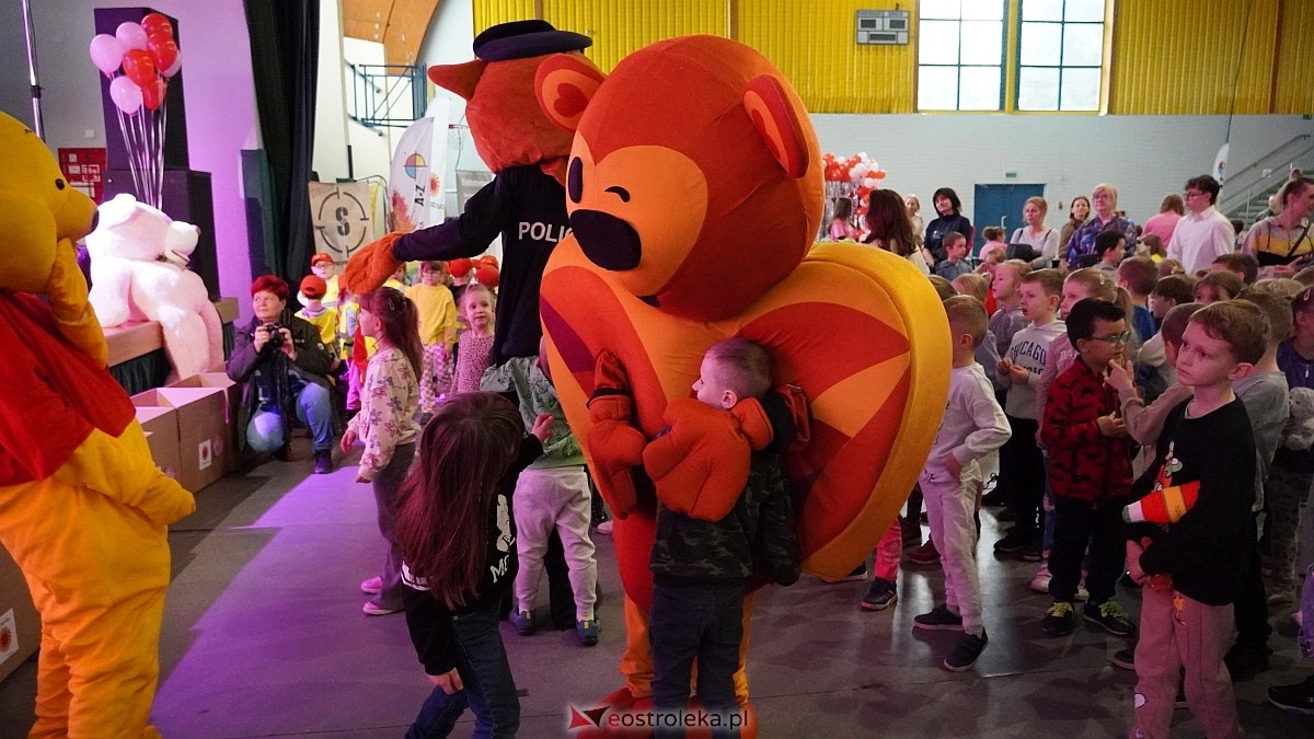 Finał akcji Misie z mmiłością w hali im. Arkadiusza Gołasia w Ostrołęce [13.03.2025] - zdjęcie #77 - eOstroleka.pl