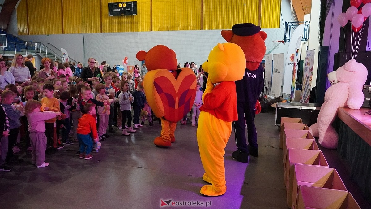 Finał akcji Misie z mmiłością w hali im. Arkadiusza Gołasia w Ostrołęce [13.03.2025] - zdjęcie #73 - eOstroleka.pl