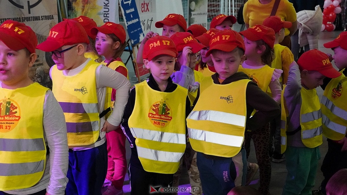 Finał akcji Misie z mmiłością w hali im. Arkadiusza Gołasia w Ostrołęce [13.03.2025] - zdjęcie #71 - eOstroleka.pl