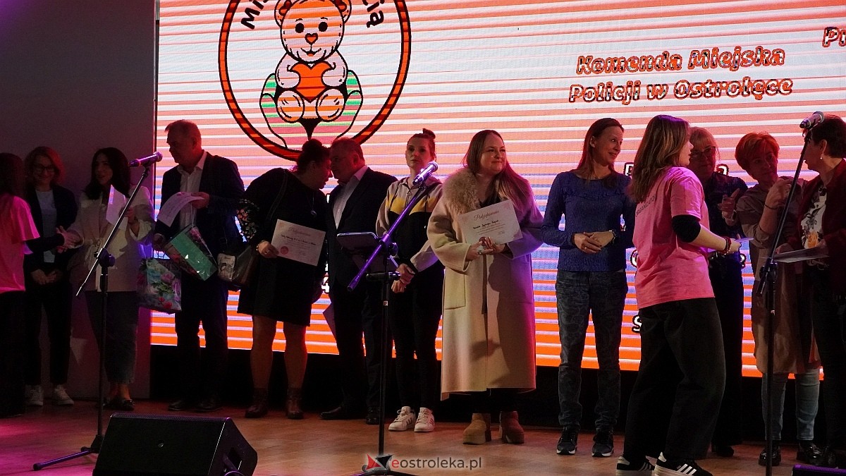 Finał akcji Misie z mmiłością w hali im. Arkadiusza Gołasia w Ostrołęce [13.03.2025] - zdjęcie #50 - eOstroleka.pl